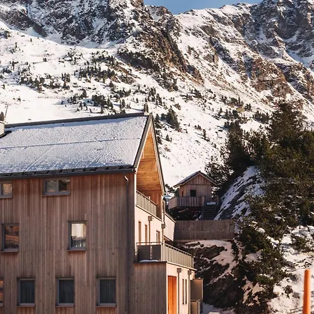 Manggei-bau Und * Obertauern